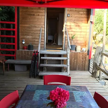 Holiday home Les Roulottes De Moulin Rouge *